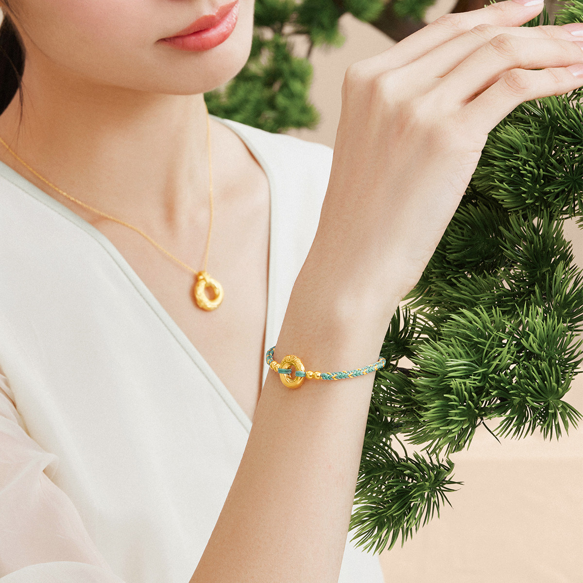 六福珠宝年轮圆环黄金手链福满传家手绳足金正品送礼定价004143SA【预售联系客服咨询】