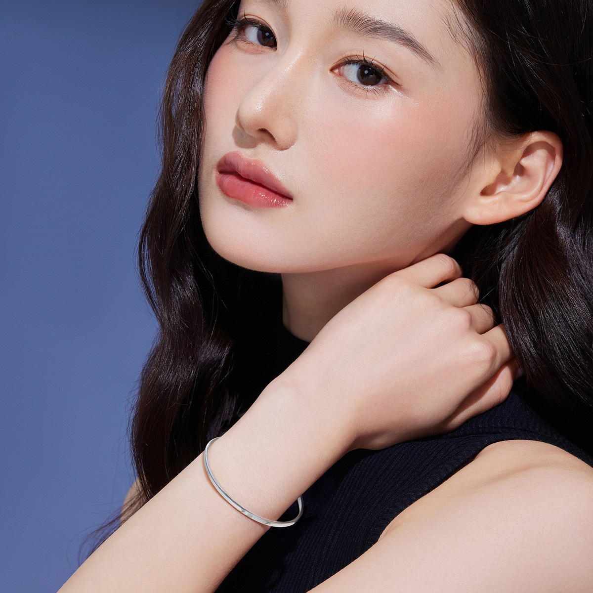 六福珠宝Pt950铂金手镯猫眼女款车花实心白金镯子计价F63P0010DS【联系客服补货】