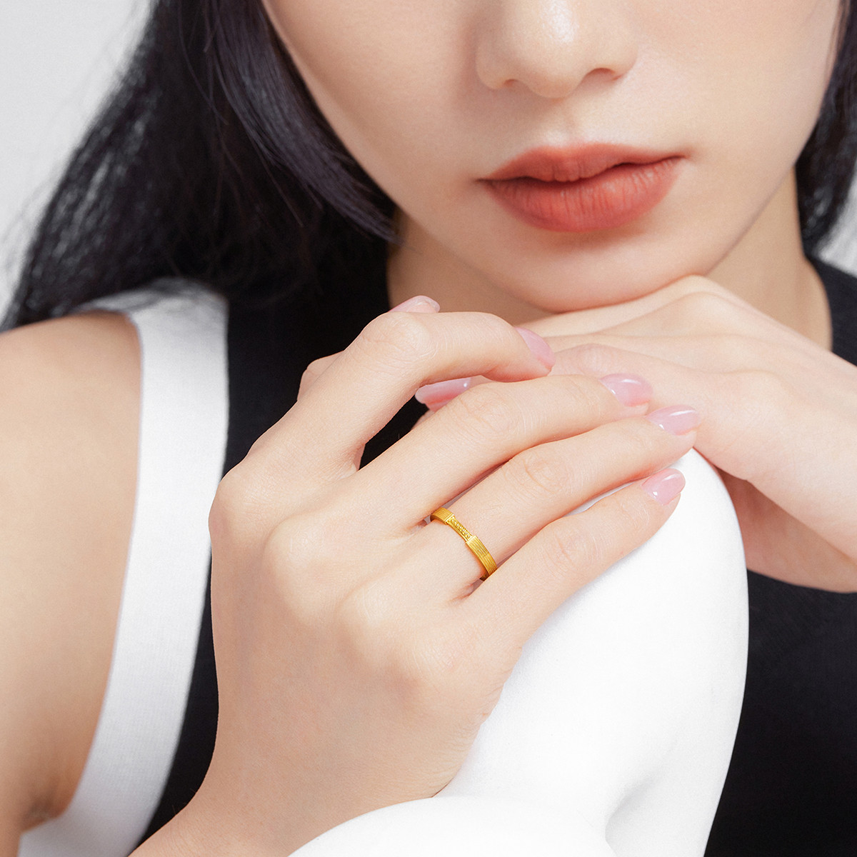 六福珠宝几何实心黄金戒指女个性足金指环可刻字计价GDGTBR0054【联系客服补货】
