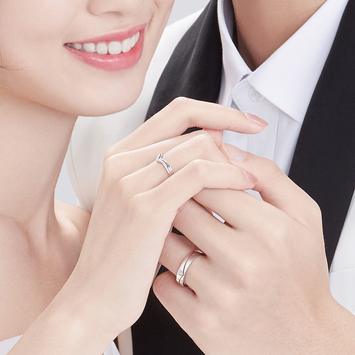 六福珠宝简约18K金钻石戒指闭口男款结婚对戒送礼定价WD31609【联系客服补货】
