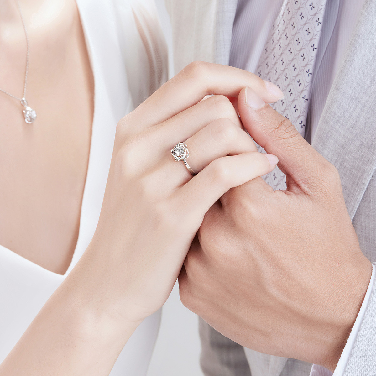 六福珠宝The One情属18k天然钻石戒指女求婚结婚钻戒定价TO31863【联系客服补货】