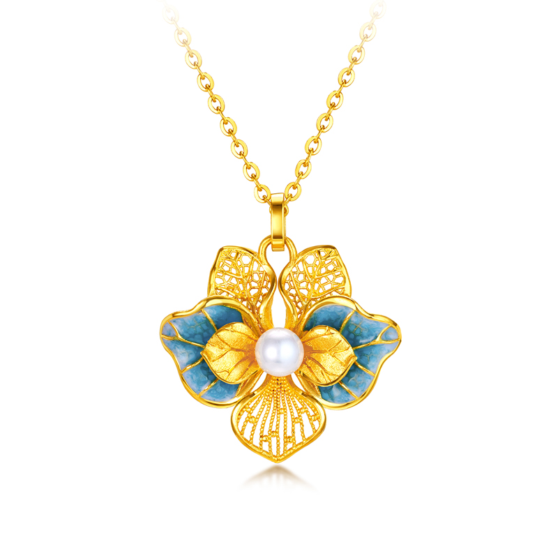 六福珠宝空谷幽兰黄金项链女珍珠鎏彩工艺兰花吊坠计价F21G0028DS