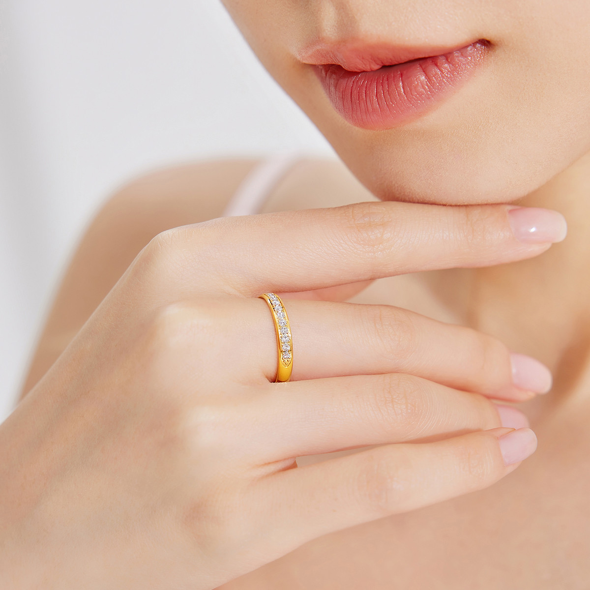 六福珠宝幻钻金光星河黄金戒指女时尚实心戒足金首饰计价021937CA