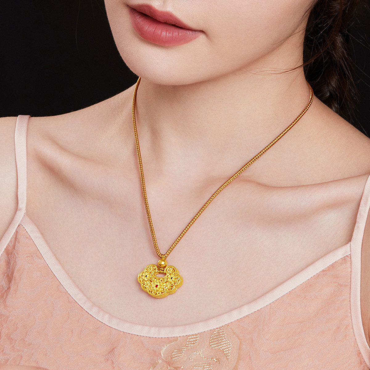 六福珠宝福满传家栀子花开黄金项链古法锁包吊坠计价F41TBGP0015【1V1直播看货】