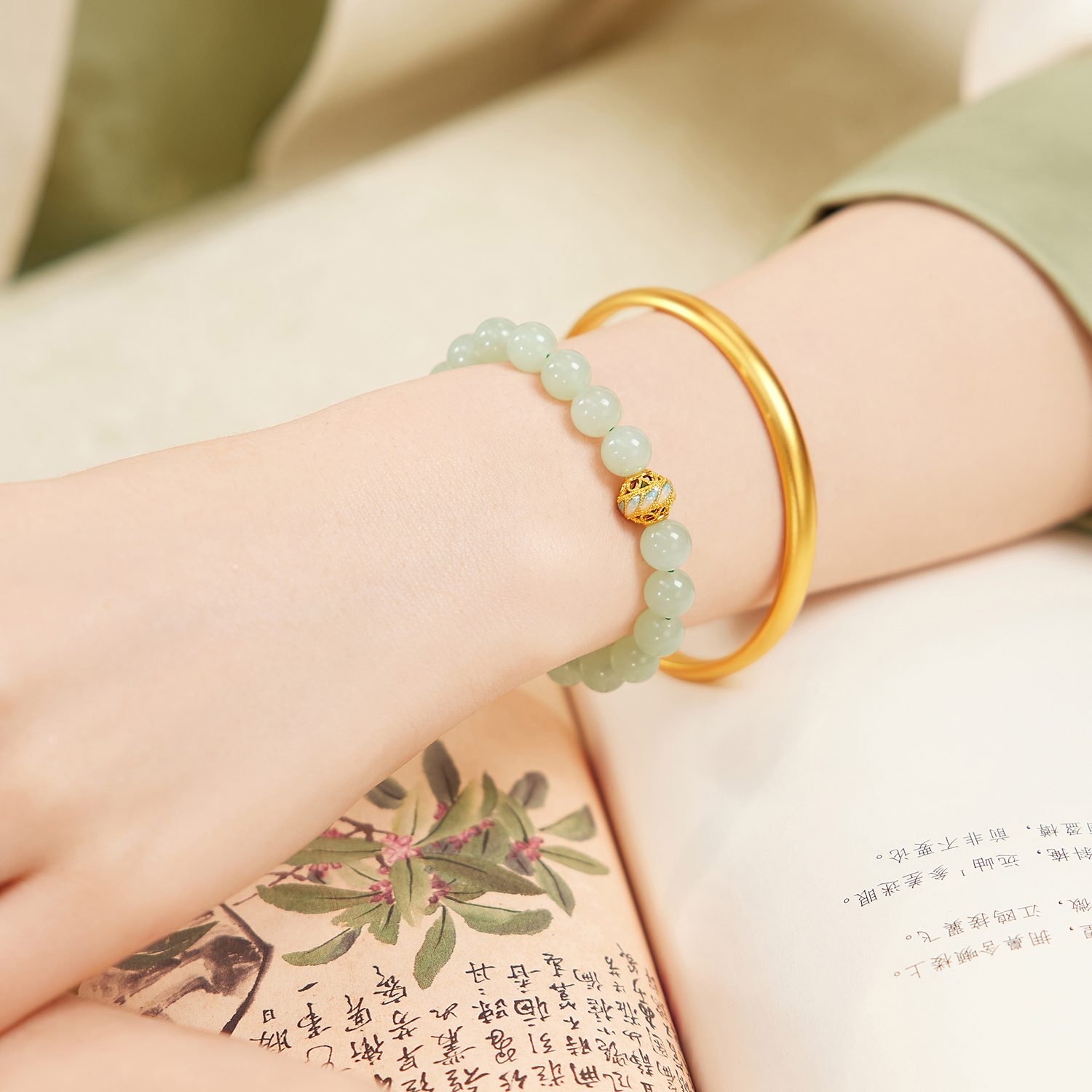 六福珠宝花丝珠黄金转运珠手链女硬金和田玉手串定价A01A1TBB0026