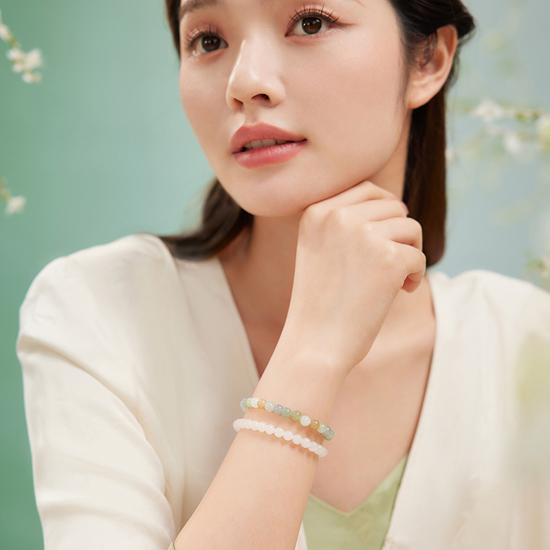 六福珠宝多宝和田玉手链女款日常光面圆珠6mm玉石手串F21A0002DS