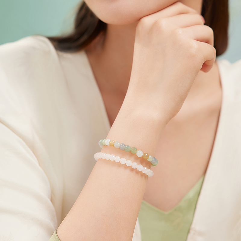 六福珠宝多宝和田玉手链女款日常光面圆珠6mm玉石手串F21A0002DS