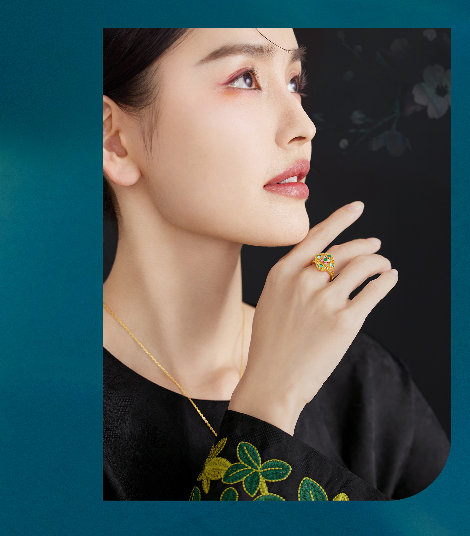 六福珠宝福满传家锦绣花窗黄金戒指螺钿鎏彩工艺送妈妈赏花计价L17TBGR0010母亲节