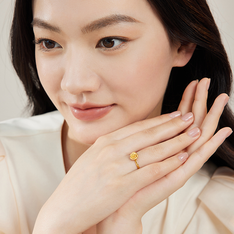 六福珠宝玫瑰花黄金足金实心戒指喷砂工艺女款计价GJG0083DS【联系客服补货】