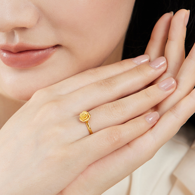 六福珠宝玫瑰花黄金足金实心戒指喷砂工艺女款计价GJG0083DS【联系客服补货】
