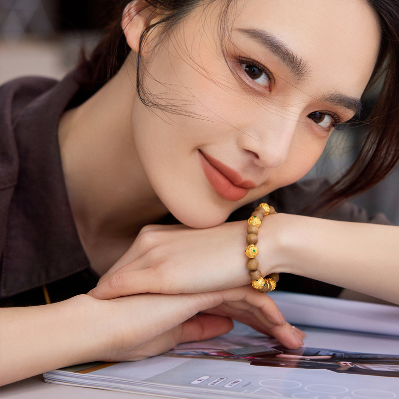 六福珠宝黄金文玩黄金手链转运珠女款金珠老山檀木手串计价F63G0057DS