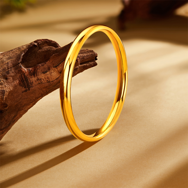 六福珠宝泥鳅背黄金手镯女款光面金饰素圈足金镯子计价F63G0064DS【视频看货】