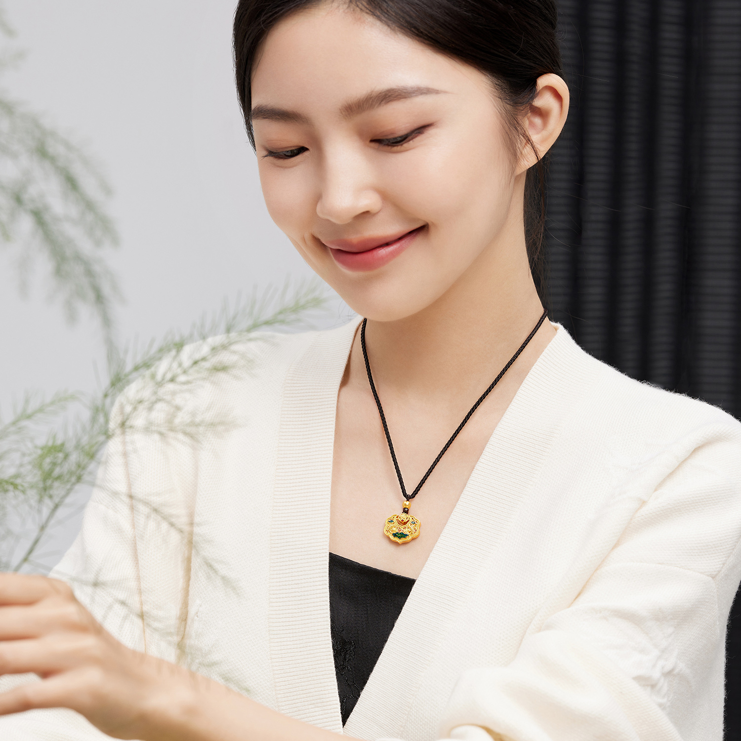 六福珠宝福满传家福运莲莲黄金项链吊坠女锦鲤锁包计价G39G0010DS【视频看货】