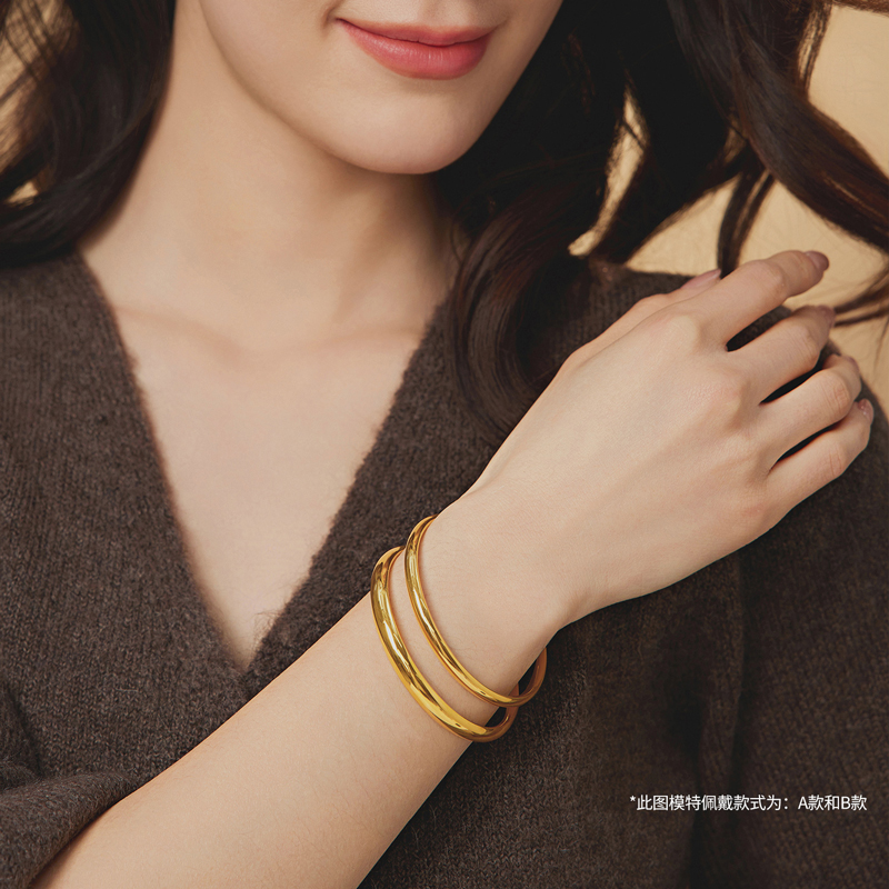 六福珠宝泥鳅背黄金手镯女款光面金饰素圈足金镯子计价F63G0064DS【视频看货】