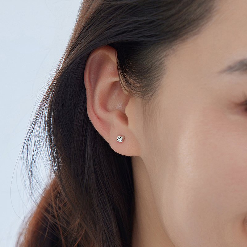 六福珠宝小方糖铂金耳钉铂950女日常白金耳环耳饰计价L04TBPE0012