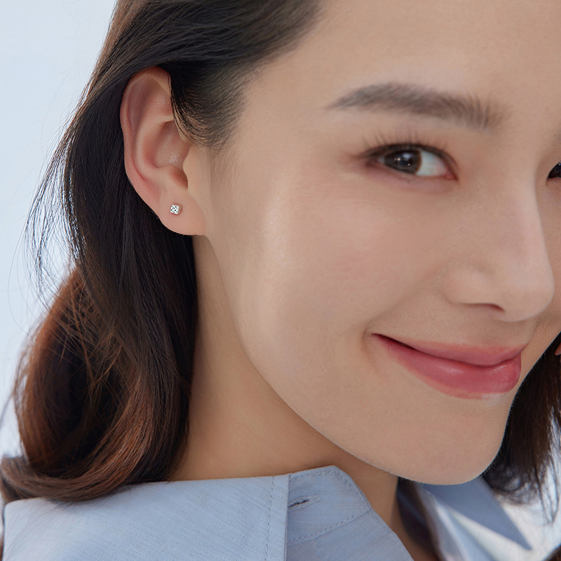 六福珠宝小方糖铂金耳钉铂950女日常白金耳环耳饰计价L04TBPE0012