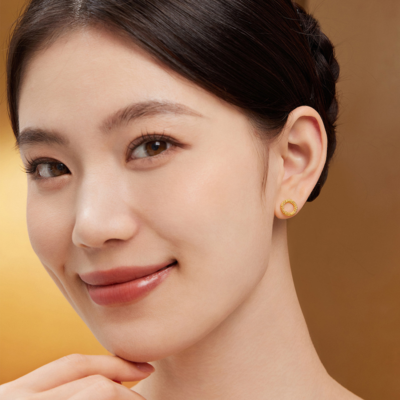 六福珠宝经典圆环黄金耳钉耳环女手工编织足金耳饰计价GJG0085DS