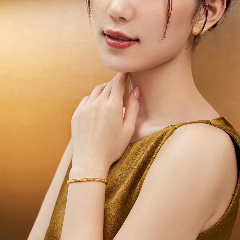 六福珠宝Goldstyle·X巧克力黄金手链女时尚钻石首饰足金027655BA【联系客服补货】