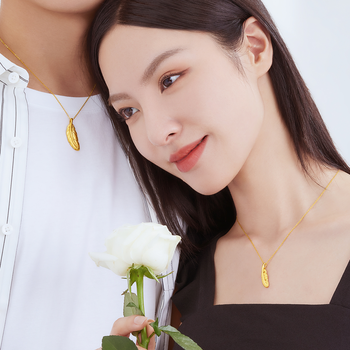  六福珠宝福满传家羽你一起黄金吊坠男女足金羽毛计价F63TBGP0020