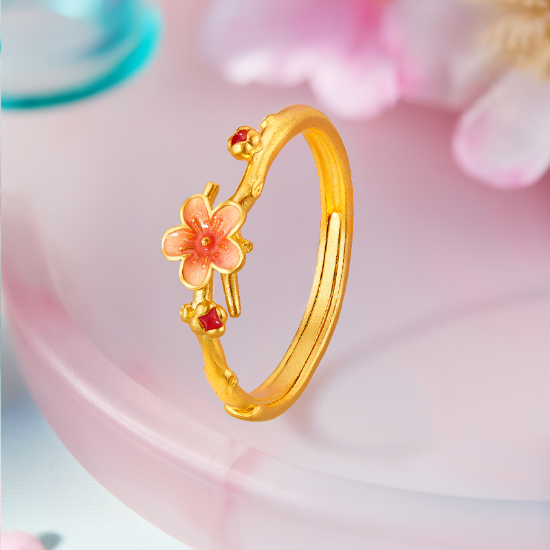 六福珠宝福满传家小桃花黄金戒指女款鎏彩工艺足金计价F96G0001DS