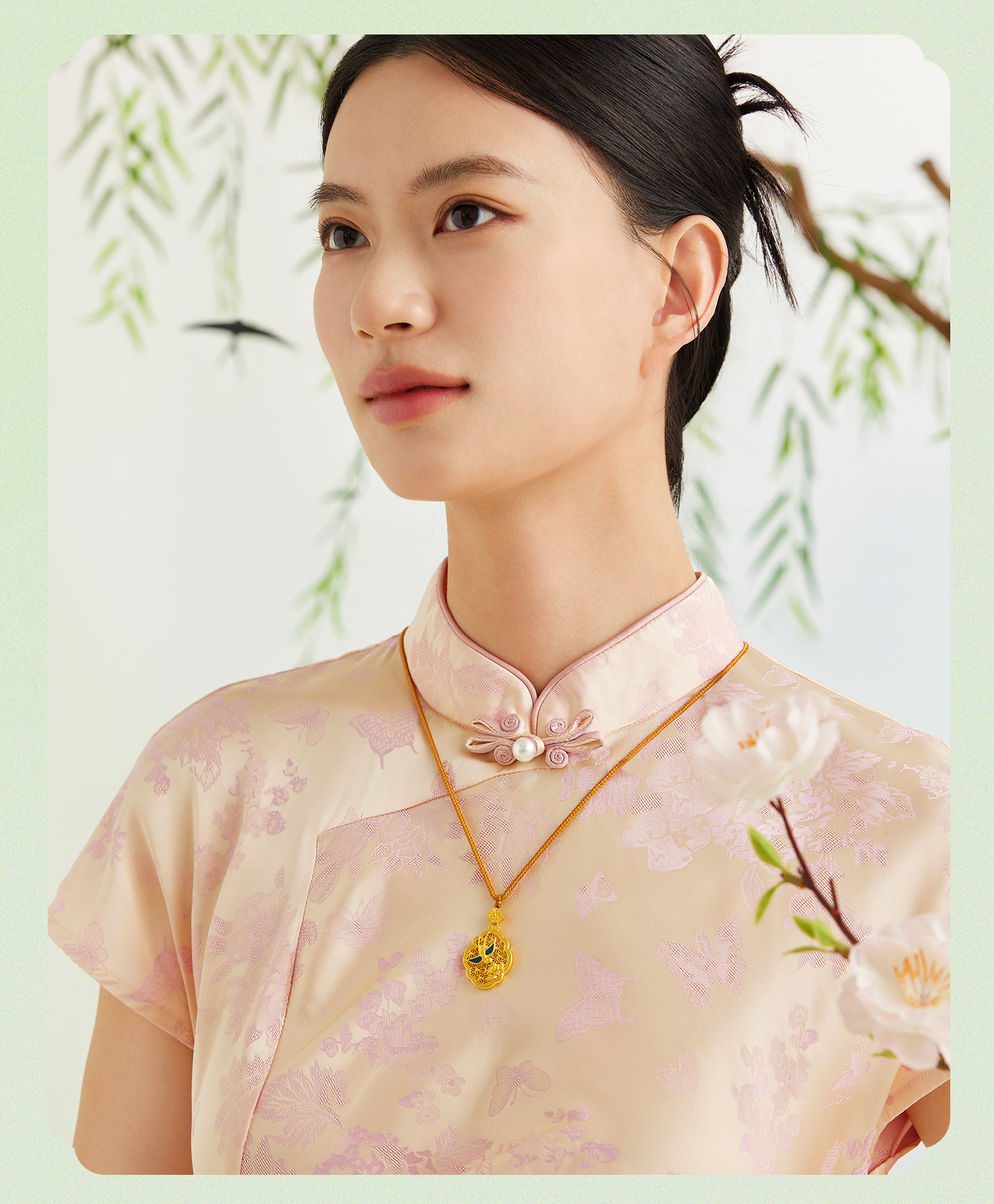六福珠宝福满传家春晓燕归巢黄金手工点羽工艺女计价HEG0040DS母亲节
