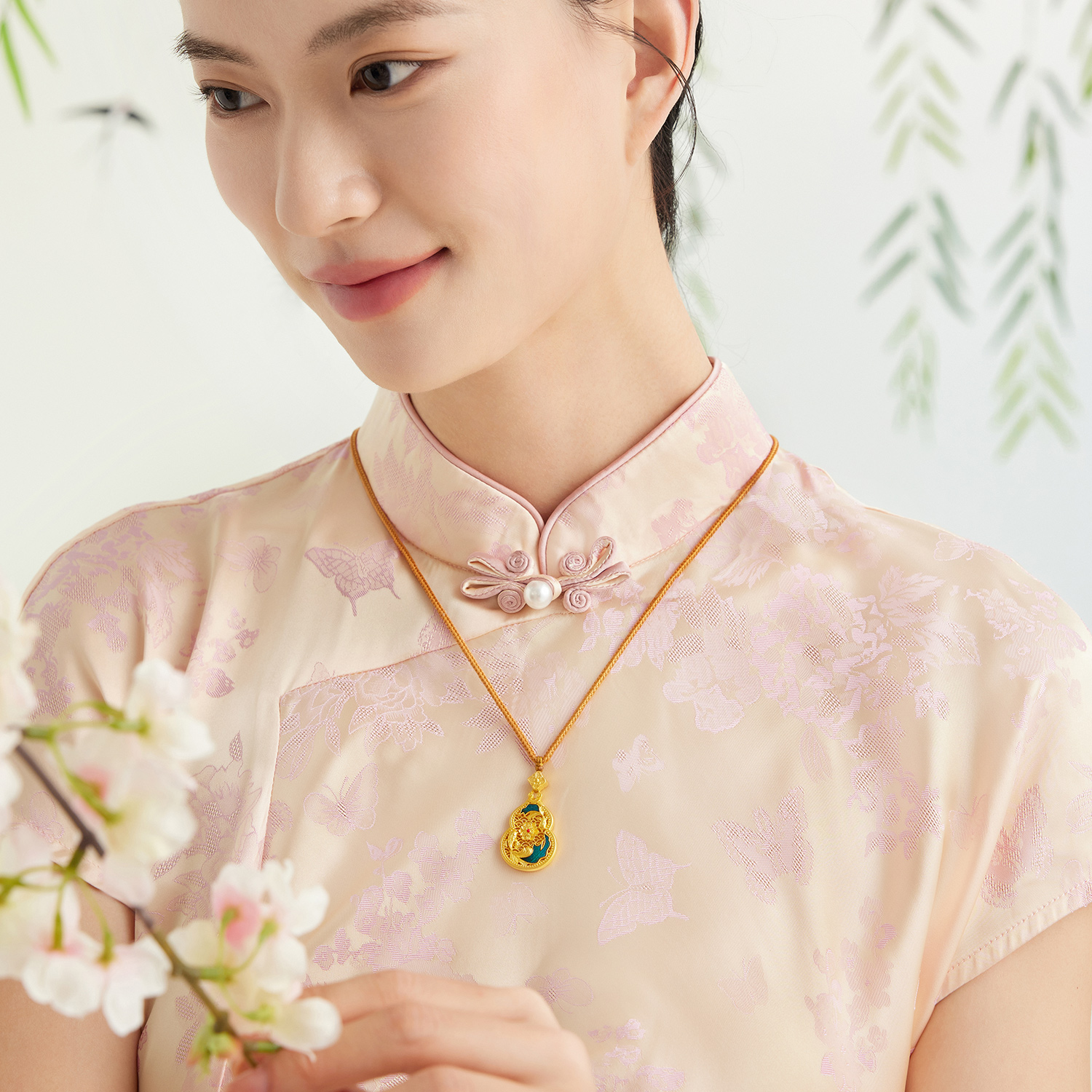 六福珠宝春晓双鱼戏莲黄金吊坠手工点羽花丝金葫芦计价HEG0042DS【1V1直播看货】母亲