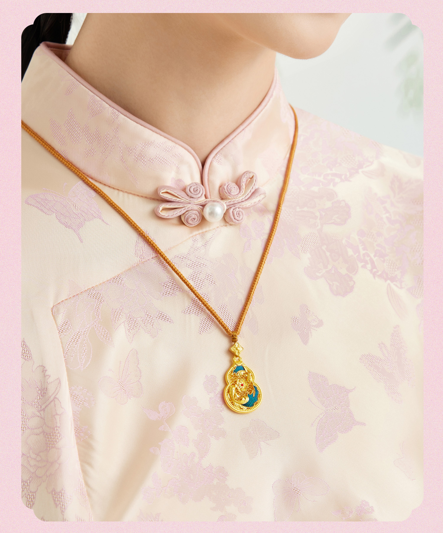 六福珠宝春晓双鱼戏莲黄金吊坠手工点羽花丝金葫芦计价HEG0042DS【1V1直播看货】母亲