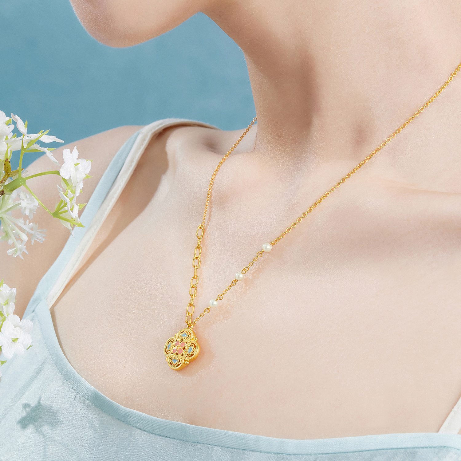 六福珠宝福满传家宋韵花开四喜黄金项链女珍珠AB链计价L07G0001DS【1V1直播看货】