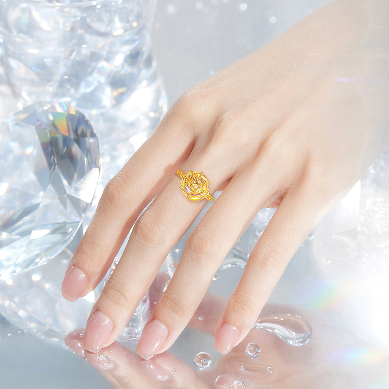 六福珠宝成毅同款系列冰·钻玫瑰黄金戒指炫彩足金戒指029591RB