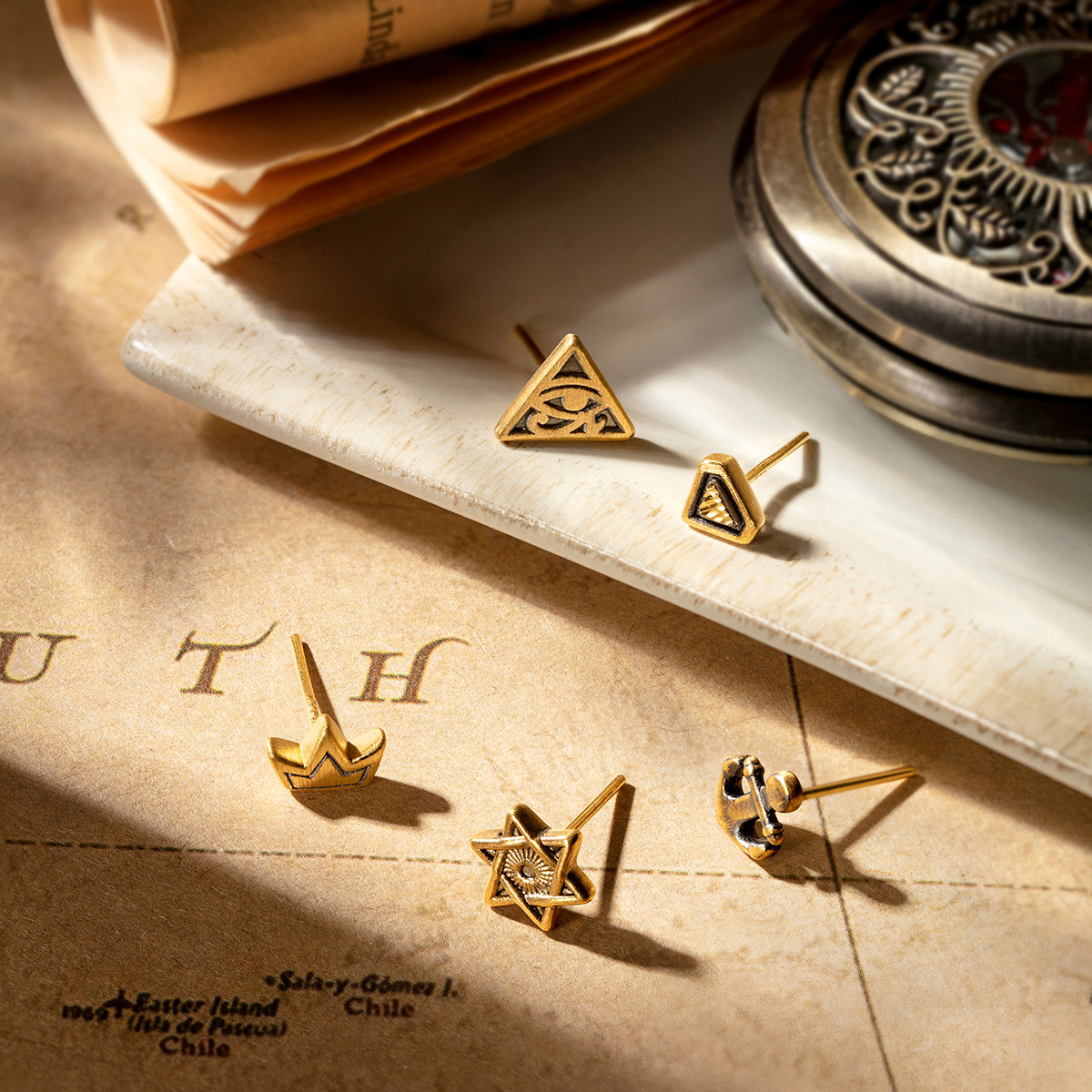 六福珠宝六芒星黄金耳钉男女电黑3D硬金单只定价HGA1TBE0001【联系客服补货】