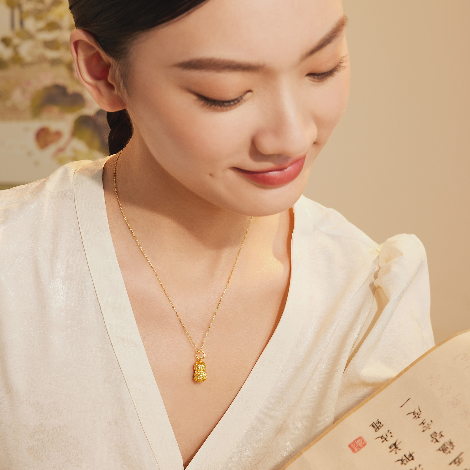 六福珠宝福满传家好事花生黄金吊坠女足金花生挂坠计价L02G0001DS