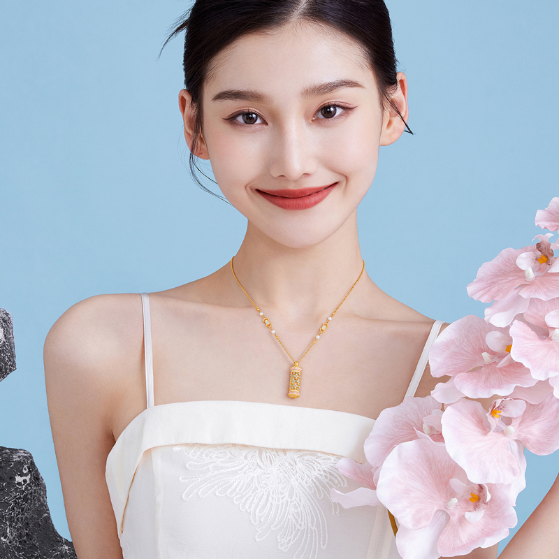 六福珠宝成毅同款宋韵传家花开海韵黄金钻石珍珠莲花瓣项链女028478NA【联系客服补货】