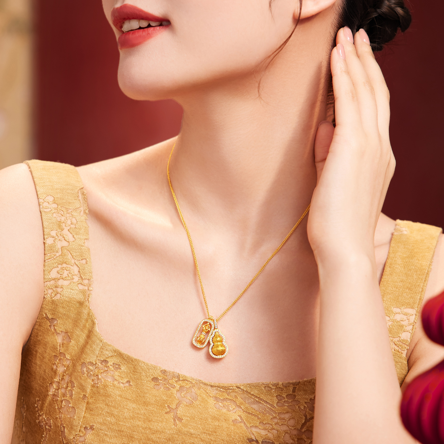六福珠宝Goldstyle·X丝绒葫芦黄金吊坠女铜钱纹钻石挂坠027371PA【联系客服咨询】