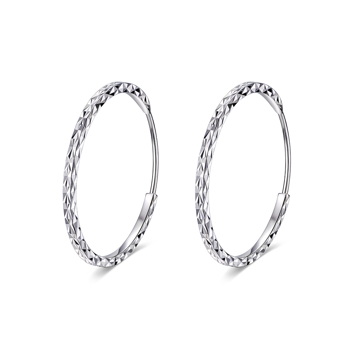 六福珠宝满天星铂金耳圈铂950女款白金耳环耳饰计价L04TBPE0009