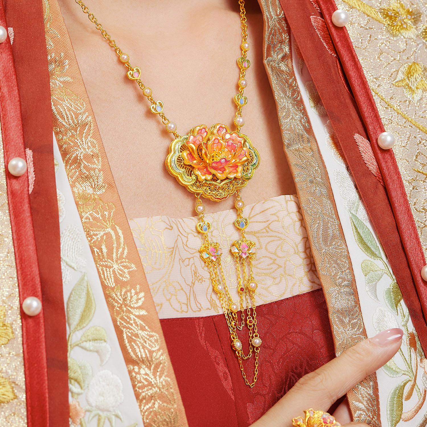 六福珠宝福满传家牡丹黄金项链女珍珠足金手工点螺计价L17G0005DS【联系客服补货】【视频看货】