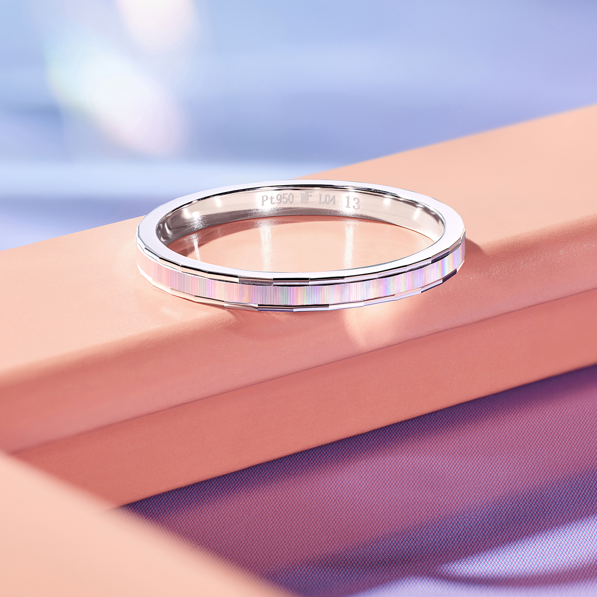 六福珠宝幻彩铂金戒指铂950女款猫眼实心白金戒指计价L04TBPR0011