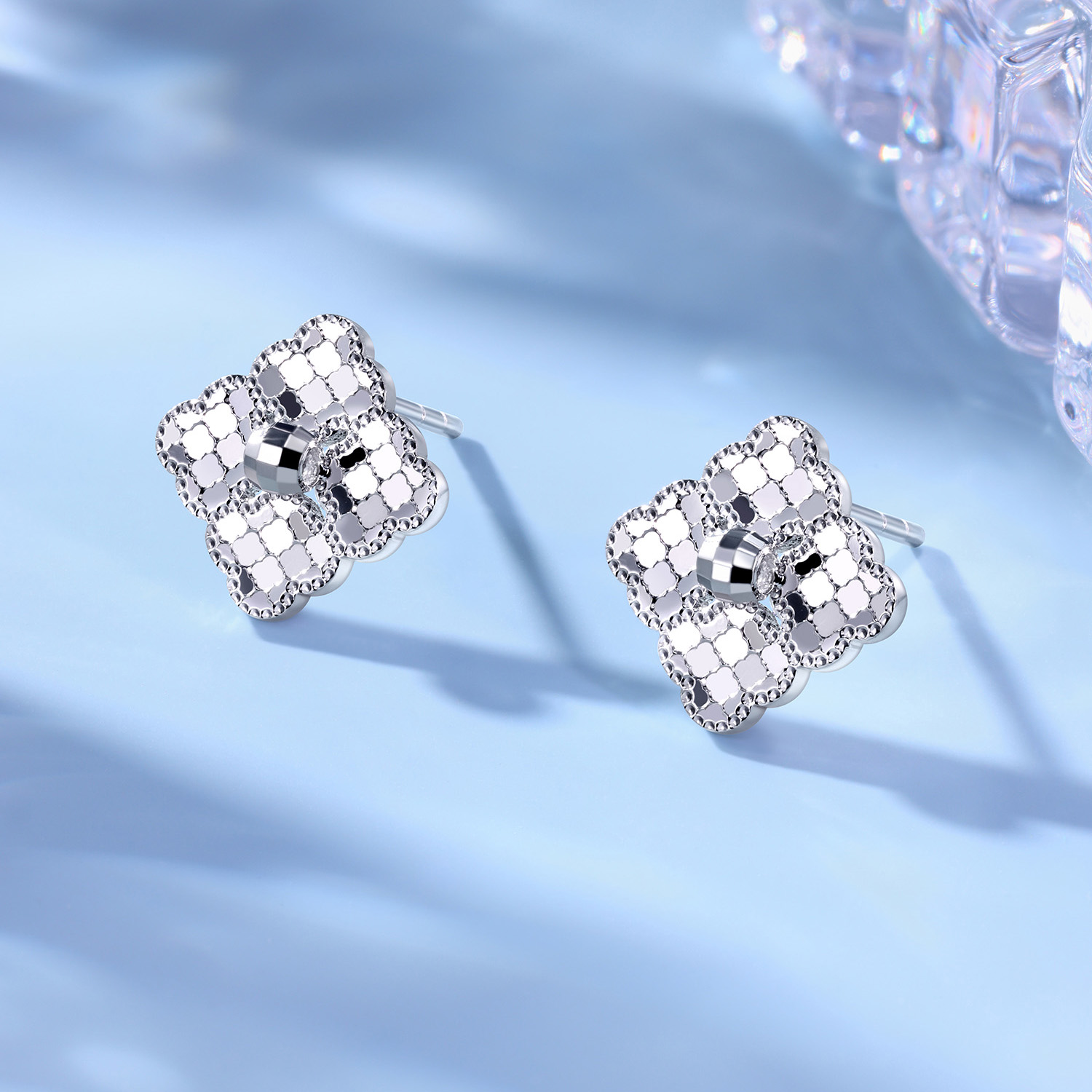 六福珠宝四叶草铂金耳钉耳环铂950女闪亮白金耳饰计价L19P0005DS