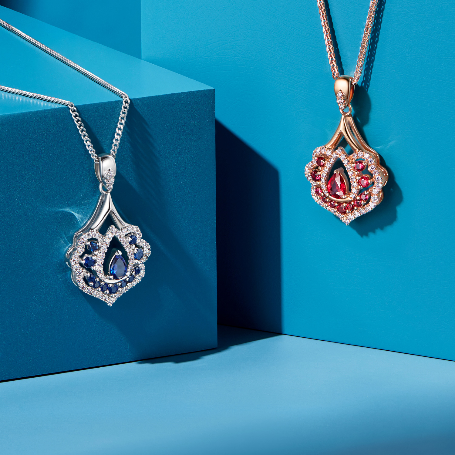 六福珠宝凤翎红宝石吊坠k金钻石首饰蓝宝石挂坠定价F48DSKP0016R【联系客服补货】