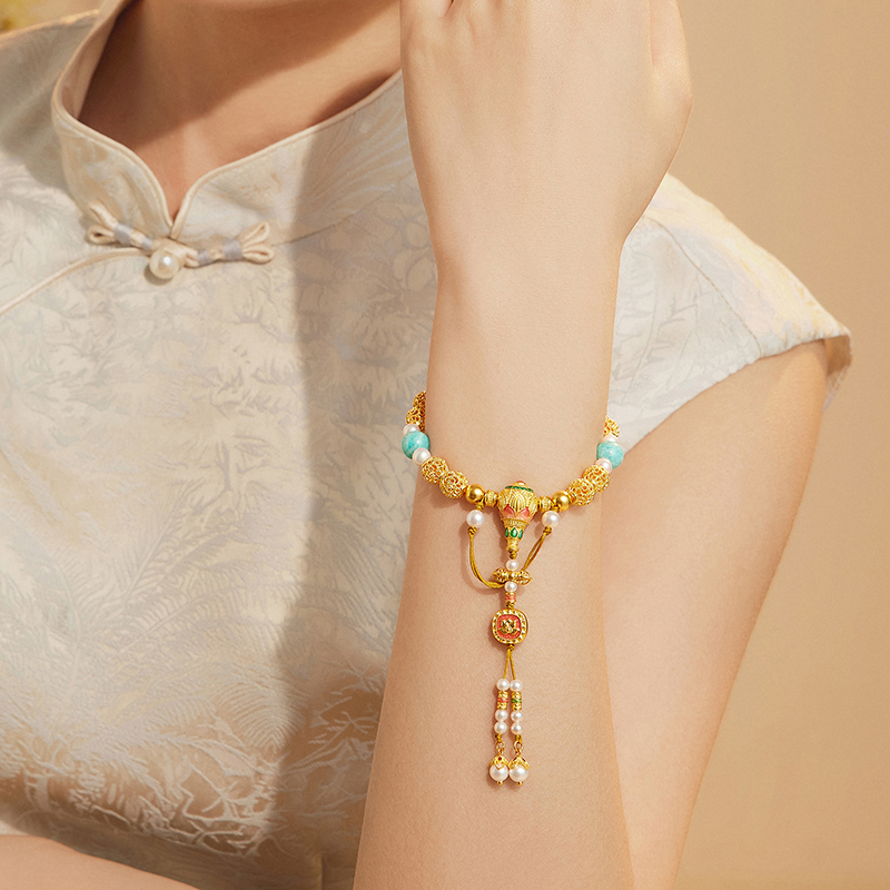 六福珠宝福满传家蓝月清莲花黄金手链长石手串压襟计价F63G0044DS【视频看货】