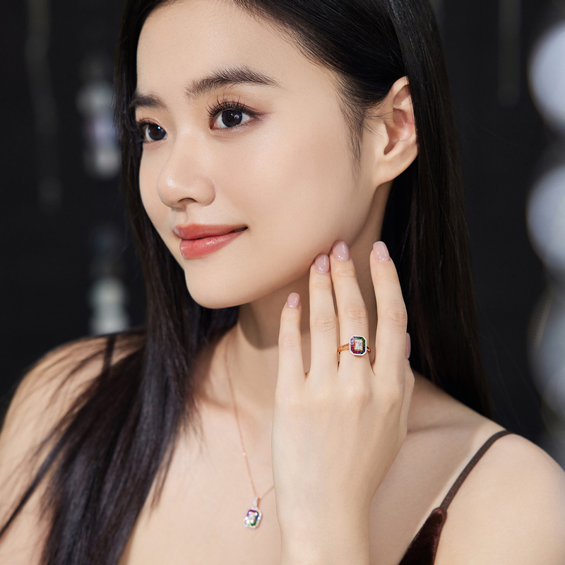 六福珠宝七彩菱方18k金戒指女款钻石戒指红蓝宝石首饰G02J0007DS【联系客服补货】【视频看货】