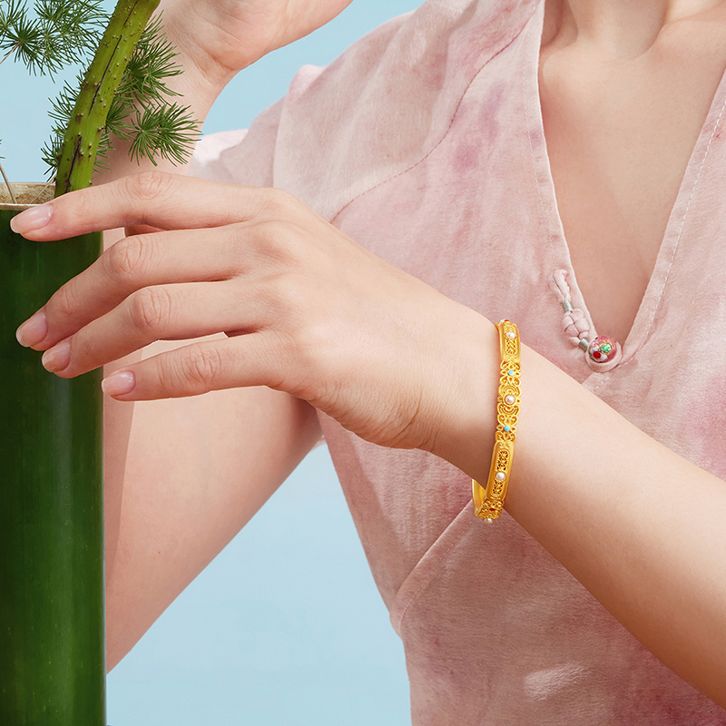 六福珠宝福满传家花曼黄金手镯女珍珠花丝金镯子计价G21TBGB0040【联系客服补货】【视频看货】