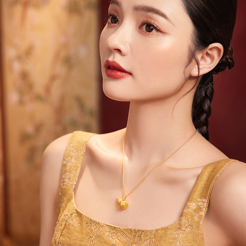 六福珠宝Goldstyle·X丝绒葫芦黄金吊坠女铜钱纹钻石挂坠027373PA【联系客服补货】