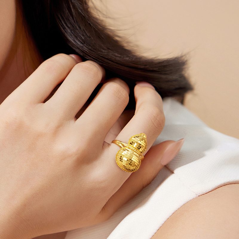 六福珠宝光影金爆闪葫芦黄金戒指女5G时尚足金活口戒计价024080ra【联系客服补货】