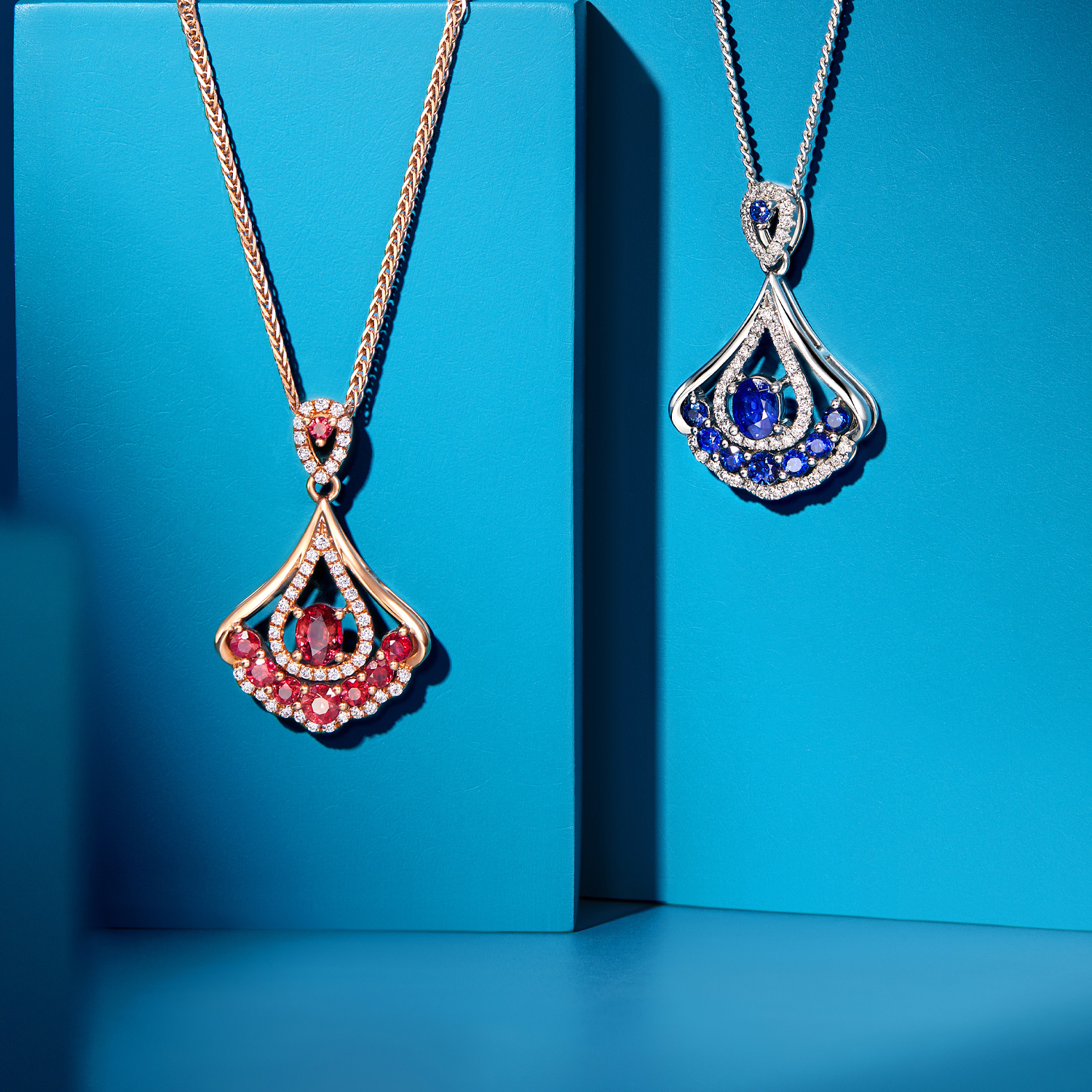 六福珠宝小裙子红宝石吊坠18k金钻石挂坠蓝宝石定价F48DSKP0014R【联系客服补货】【视频看货】