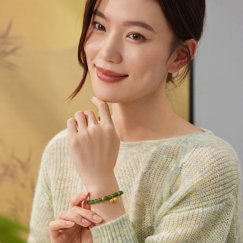  六福珠宝两世欢莲蓬莲花黄金足金和田玉手链手串女款A01A0015DS
