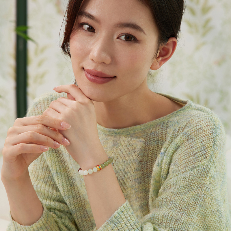 六福珠宝碧水澜山珠黄金转运珠手链女款多色和田玉手串L74A0003DS