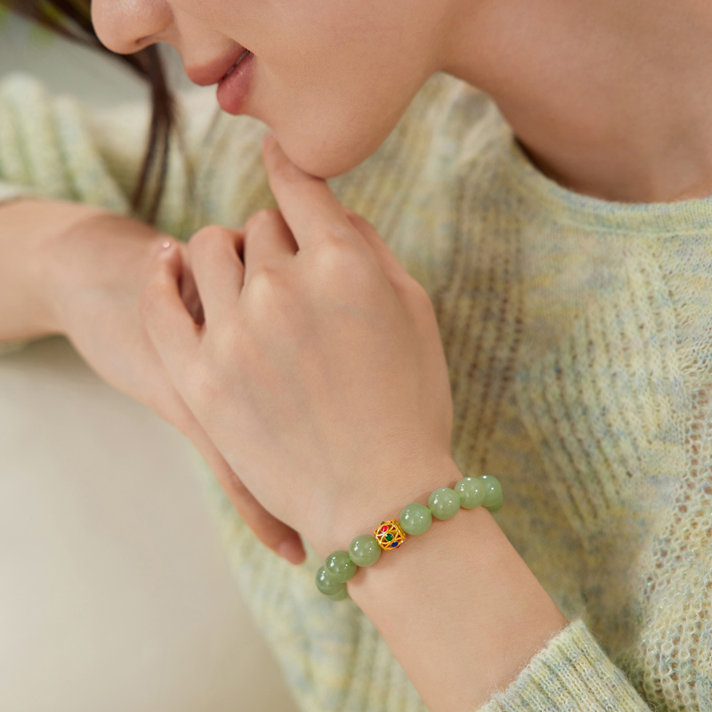 六福珠宝鎏彩花丝黄金转运珠手链女款路路通和田玉手串L74A0005DS