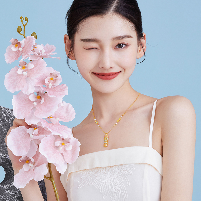 【成毅同款】【成毅同款】六福珠宝宋韵花开海韵黄金项链钻石圆柱鎏彩028478NA赏春【1V1直播看货】