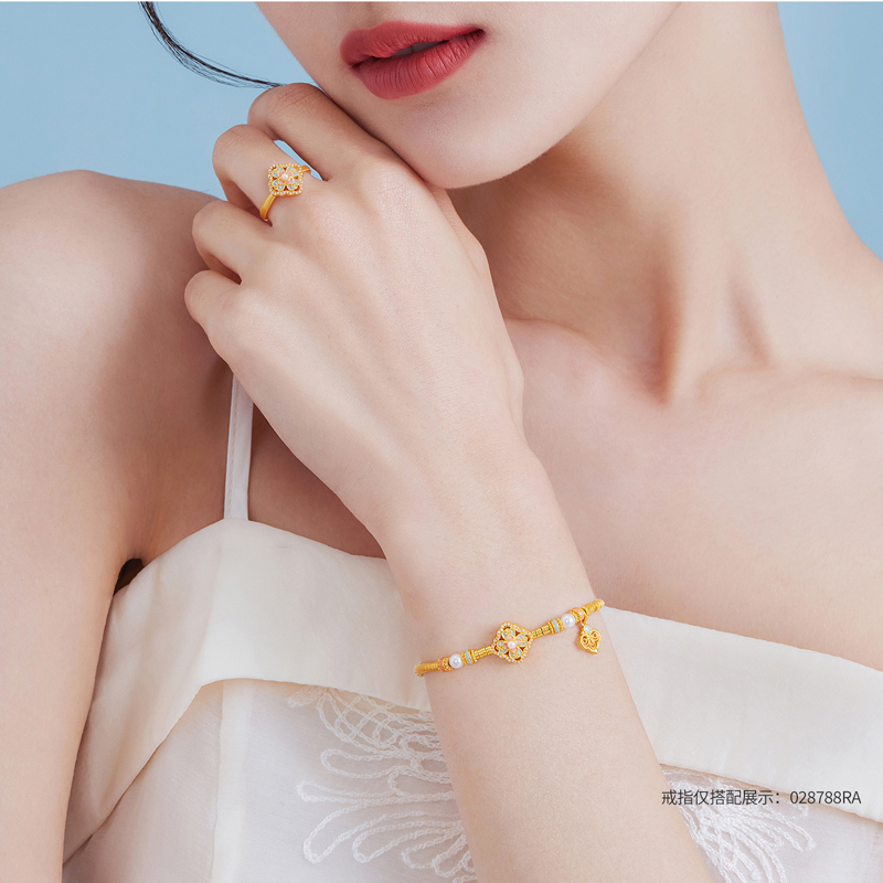 六福珠宝宋韵云青四合黄金手链钻石女碎金子珍珠手串计价028788BA【1V1直播看货】