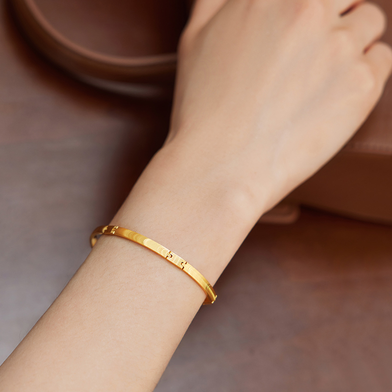 六福珠宝光影金段式链镯月亮纹黄金手链女5G足金手镯计价029185ba【联系客服补货】【1V1直播看货】